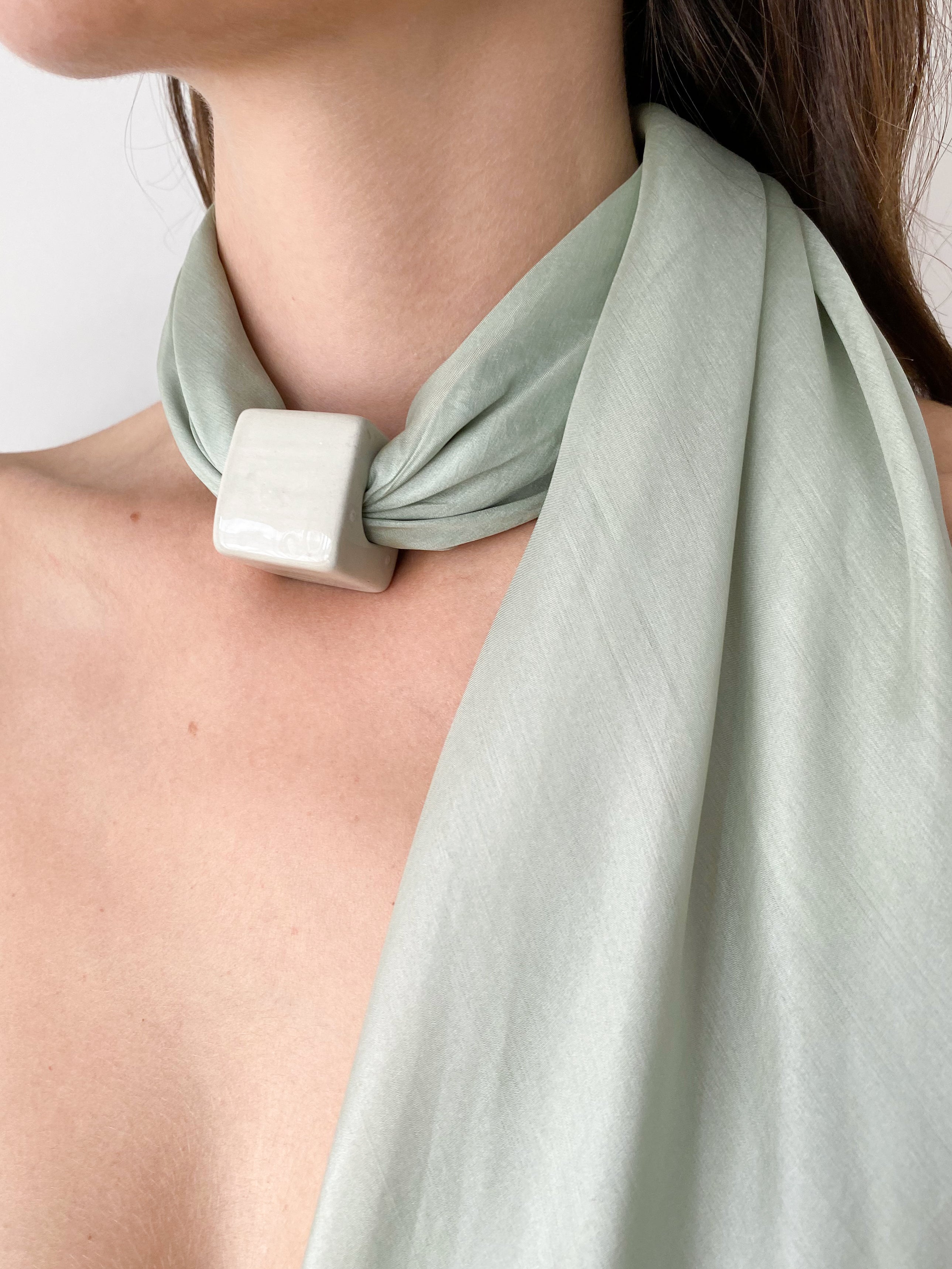Silk ceramic necklace / Light green