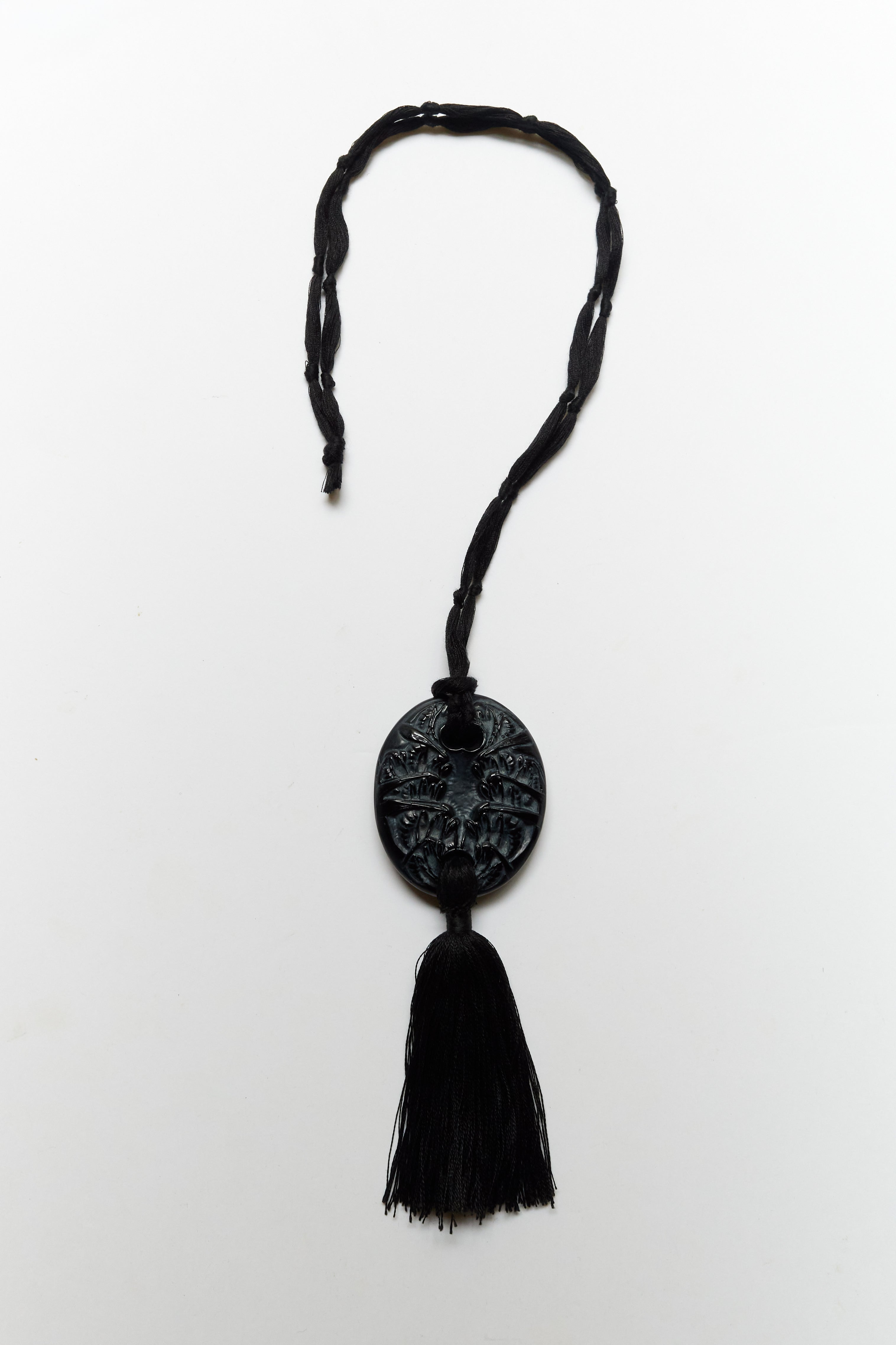 Preclothed, product: Lalique necklace (thumbnail)