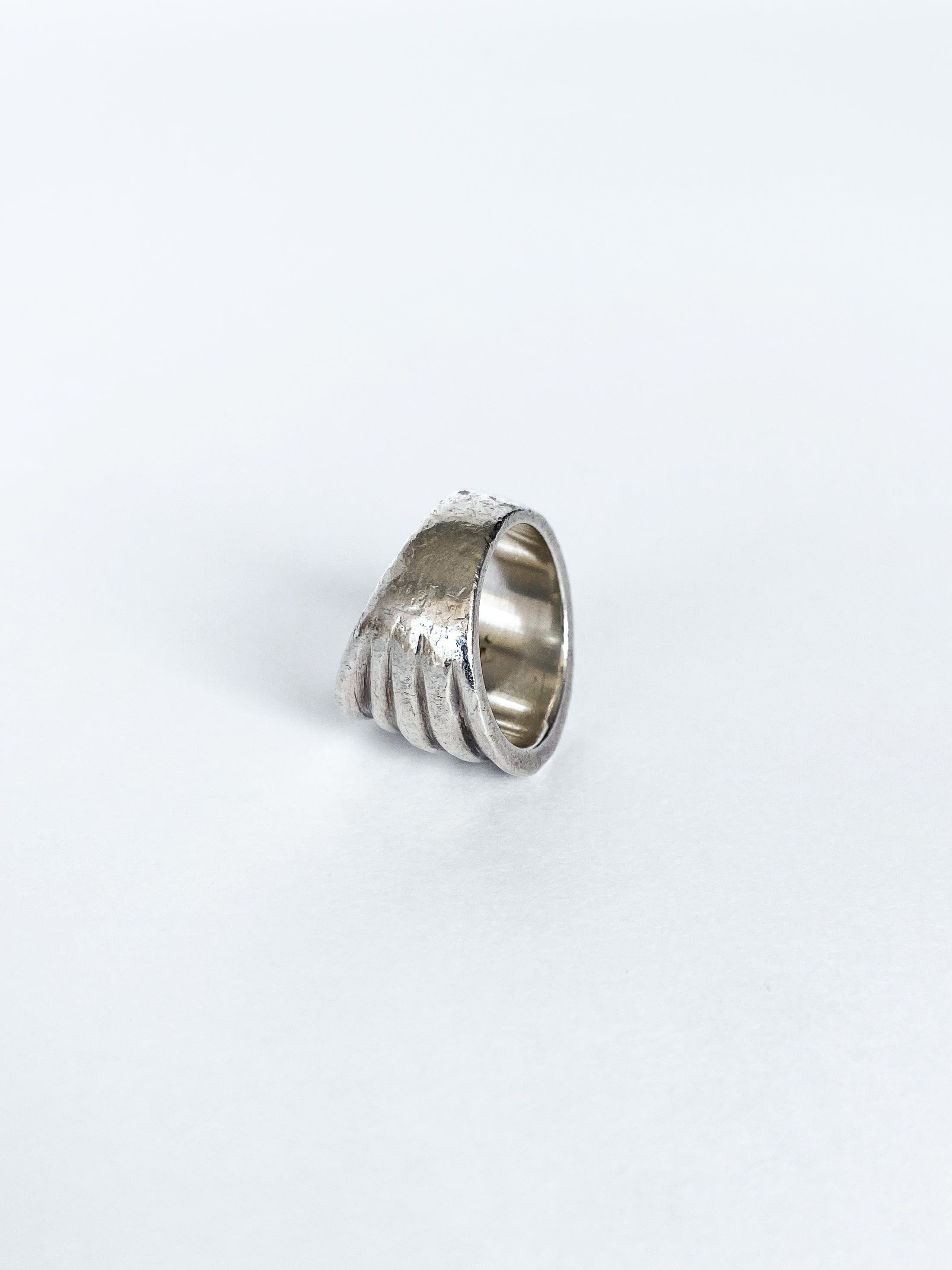 Silver ring / 51