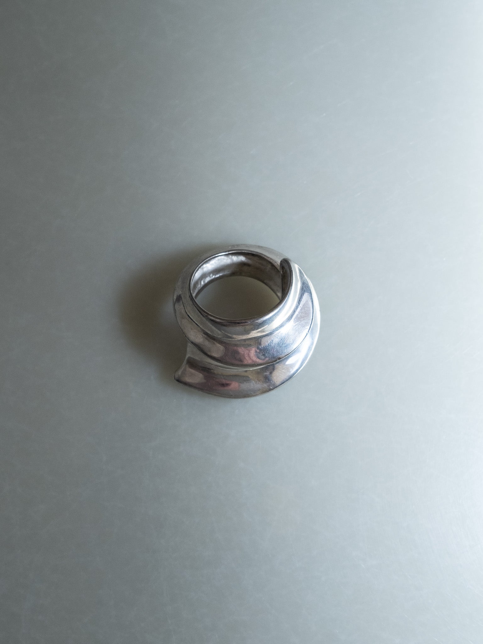Silver spiral ring / 56