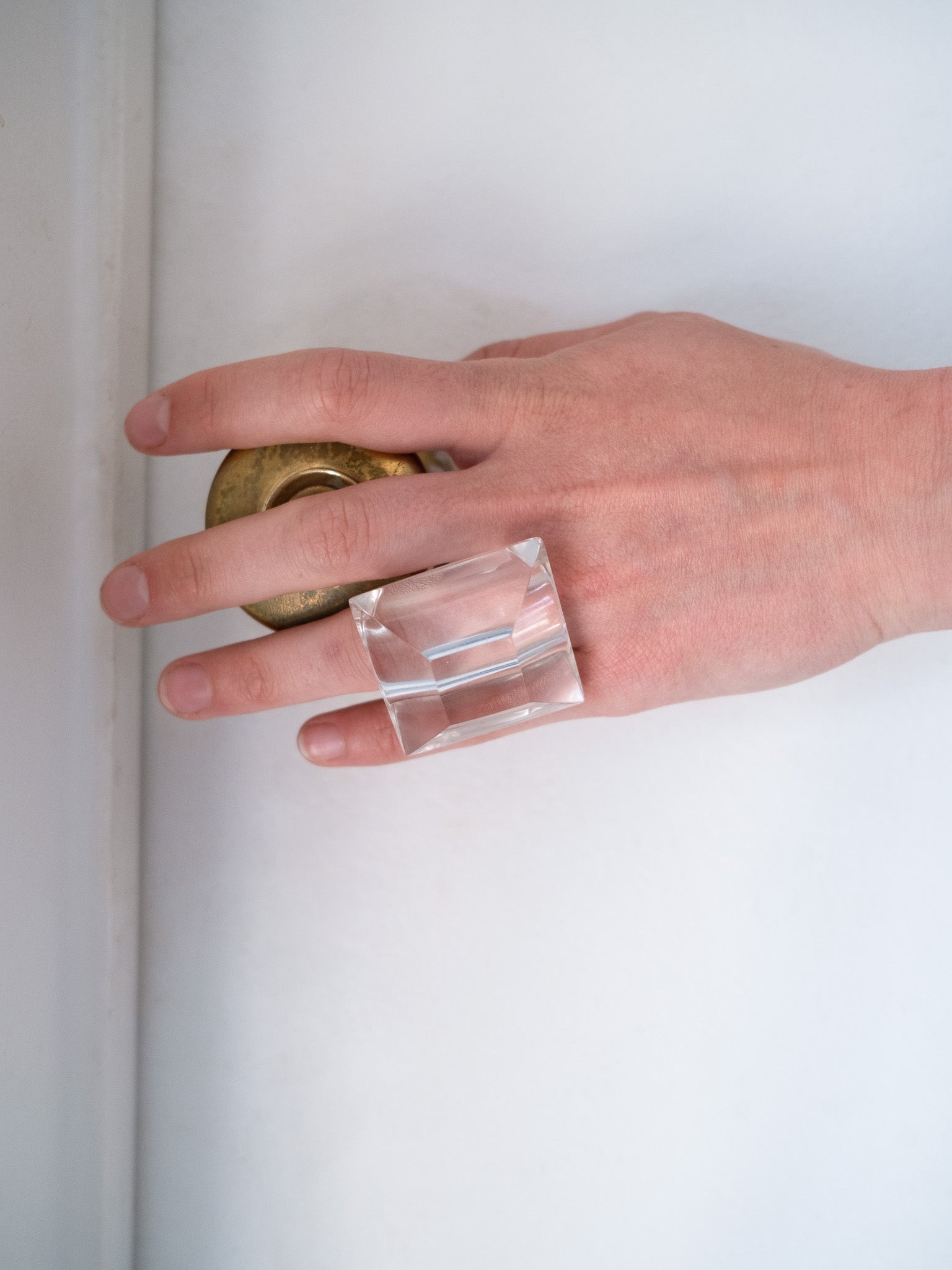 Plexiglass ice cube ring / 58