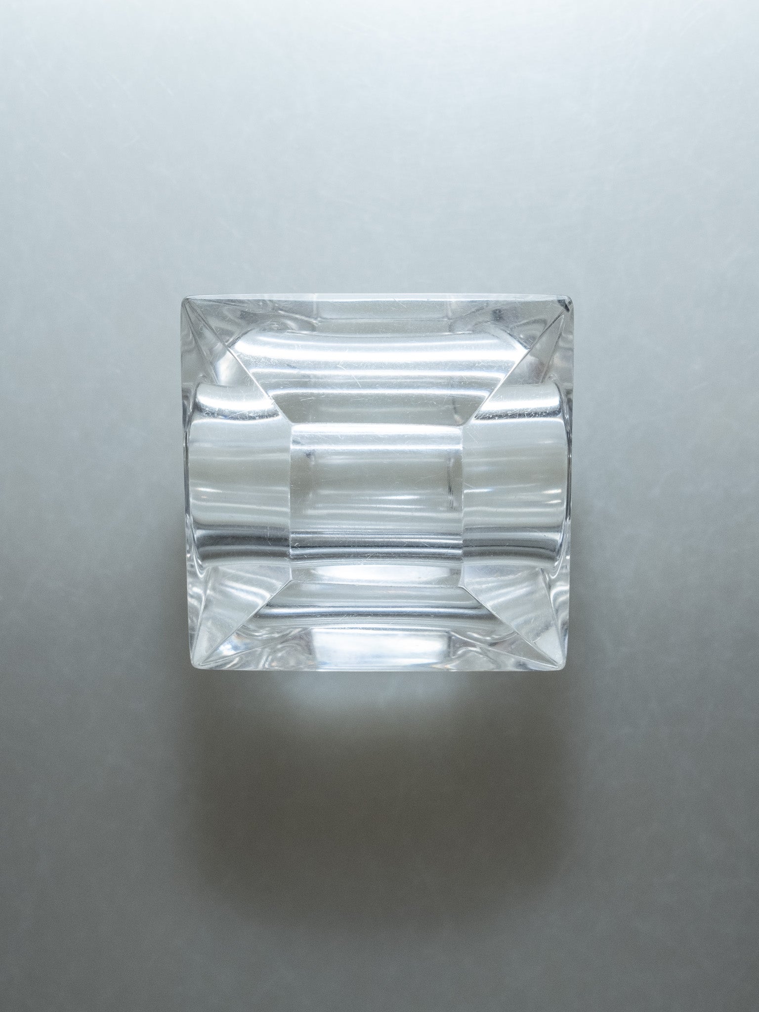Plexiglass ice cube ring / 58