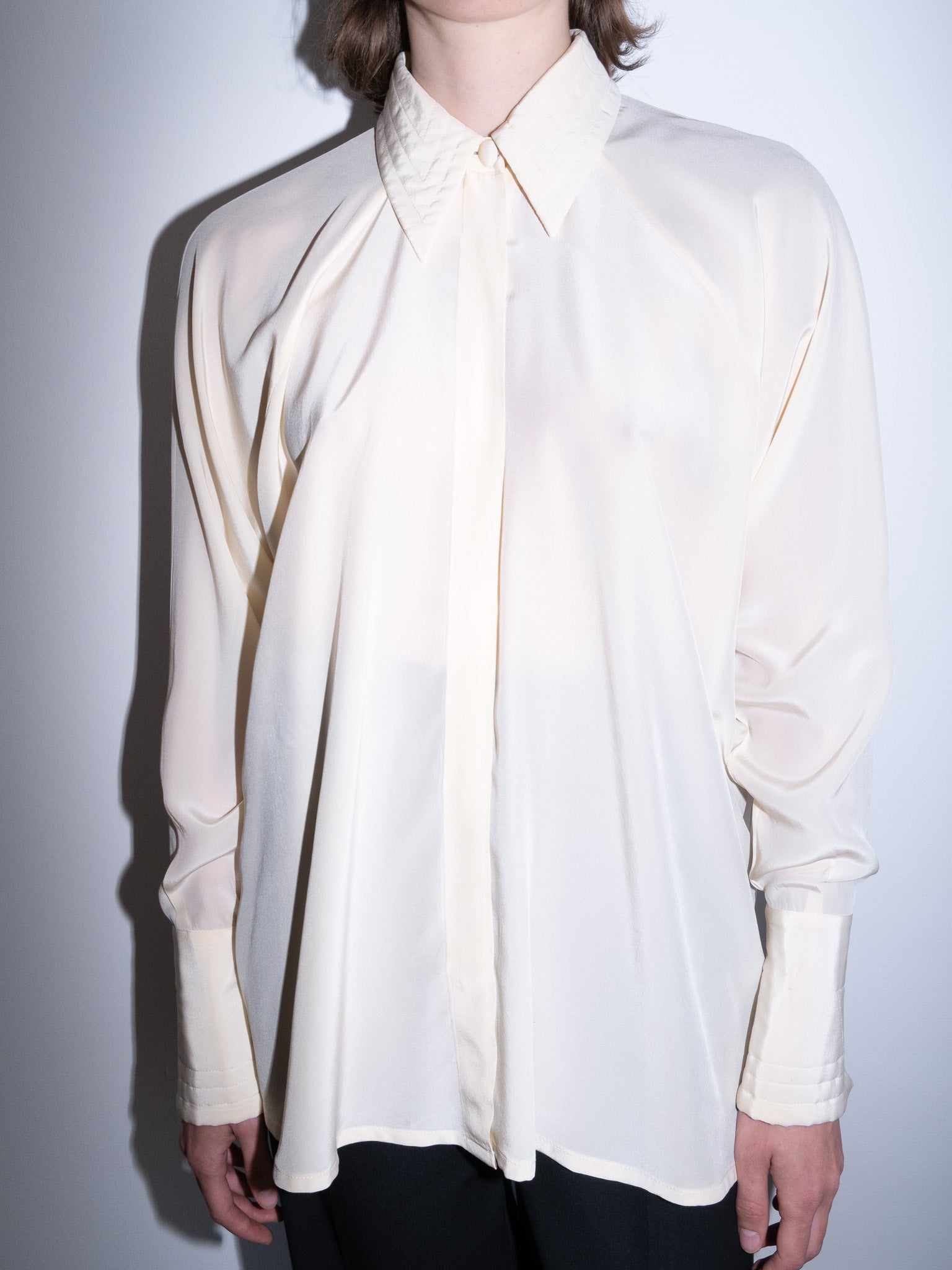 Silk shirt with bat sleeves