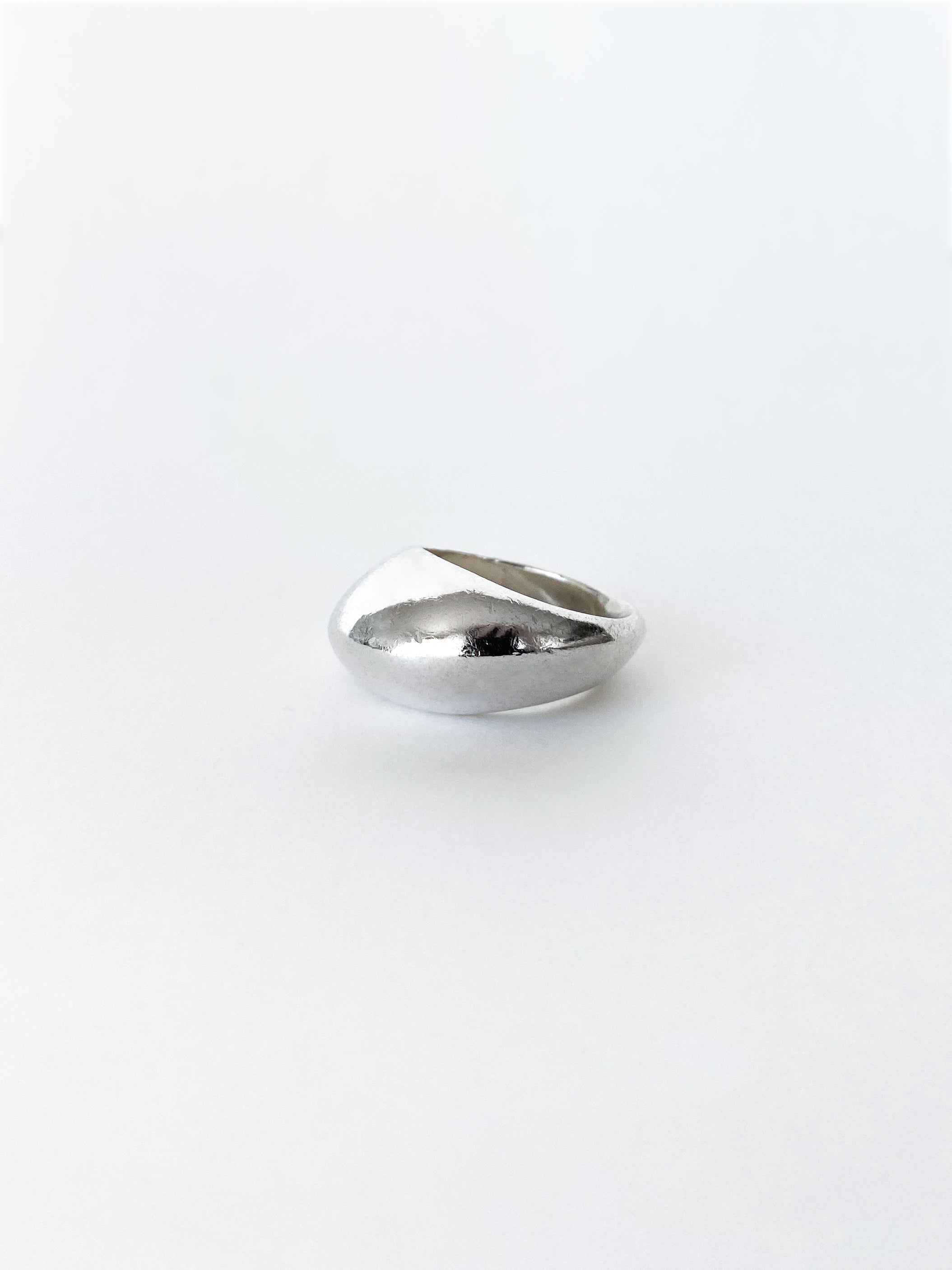 Asymmetric silver ring  / 52
