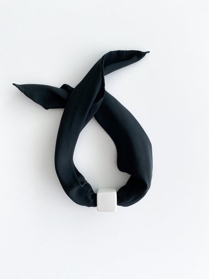 Silk ceramic necklace / White
