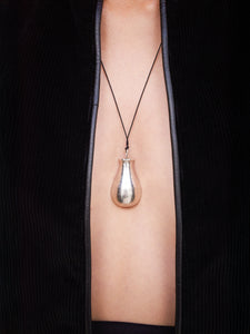 Silver pendant necklace