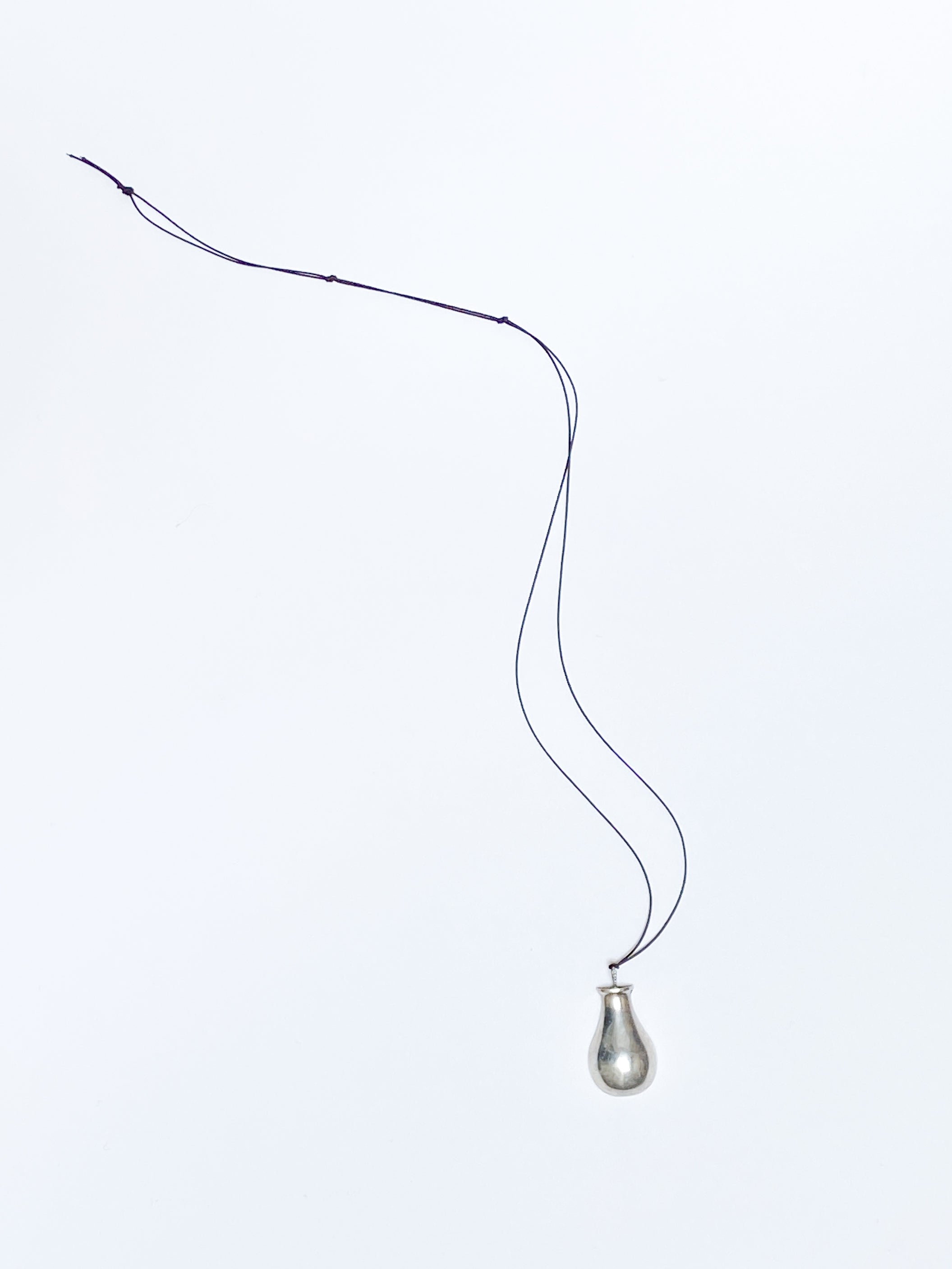 Silver pendant necklace