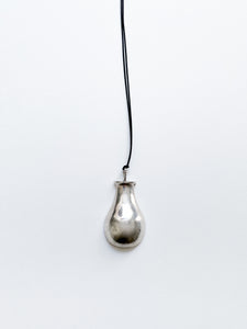 Silver pendant necklace