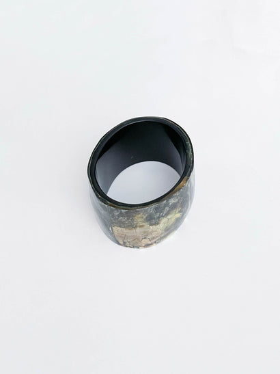 Oval mother-of-pearl and lacquer bangle