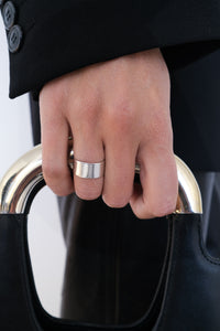 Silver ribbon ring